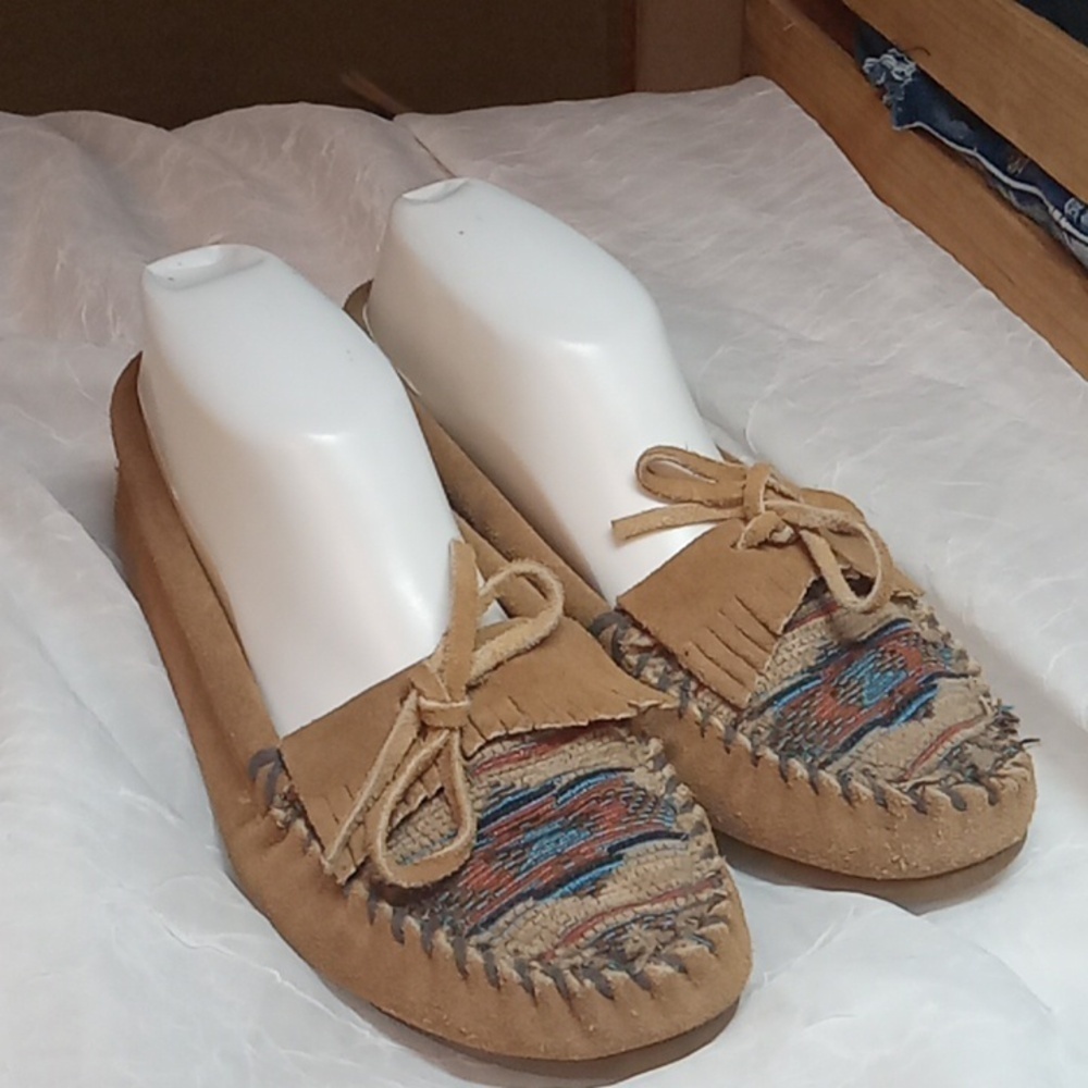 Minnetonka mocassins suede women's size 7